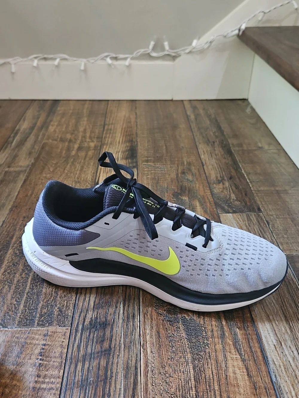 Nike Winflo 10 Men's‎ Gray & Neon Yellow Lightweight Breathable Running Shoes